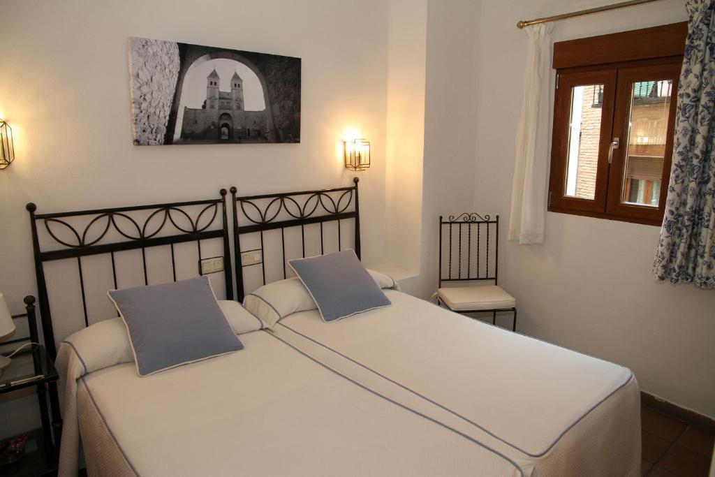 Hostal La Posada De Zocodover Toledo Exterior foto